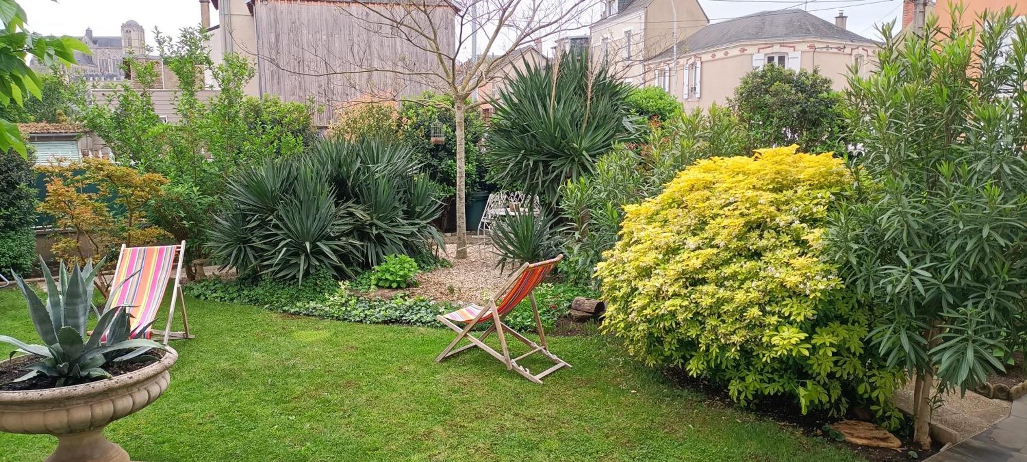 Agreables Chambres D'Hotes Pres Du Centre Ville Avec Jardin Le Mans Exterior photo